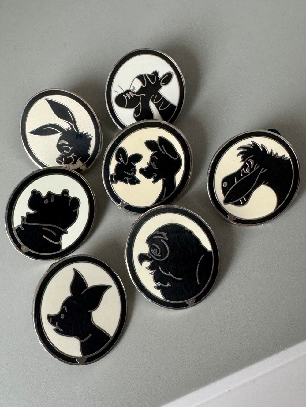 EUC Disney 7-pin DLR Hidden Mickey 2009 Winnie the Pooh Silhouette Series pins